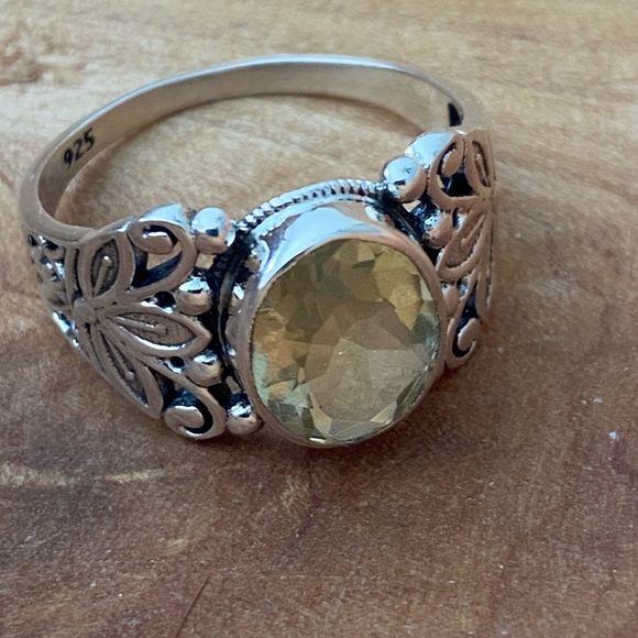 Lemon Quartz Sterling Silver Size 9 ring - Picture 2 of 3